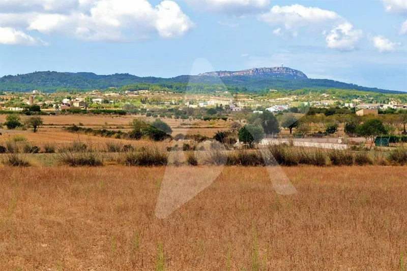 Exclusive building plot with large construction permits and 50 sqm pool — photo 2