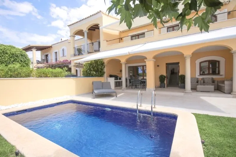 Luxury apartment with sea view in Cala Major — photo 3