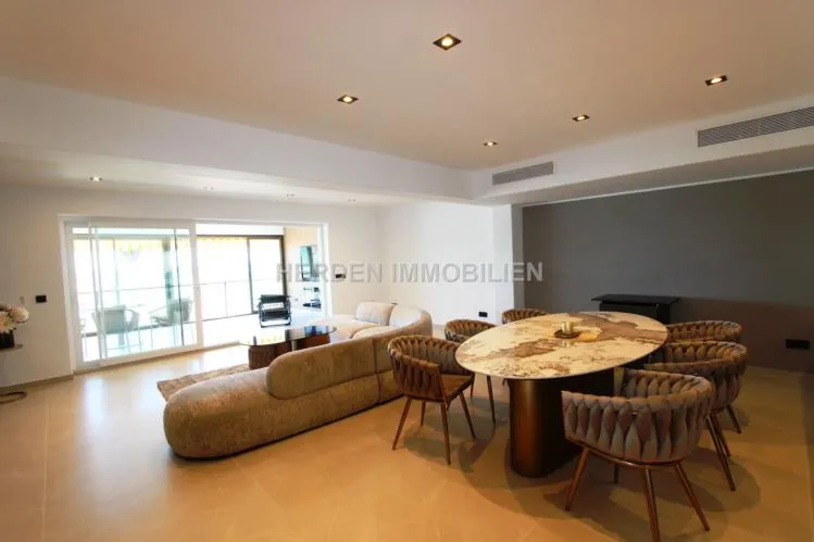 Exclusive luxury apartment on the first sea line at Playa de Palma — photo 4