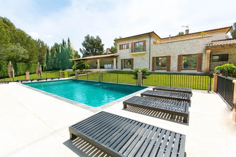 Prime Luxury Villa for Sale in Santa Ponsa next to the Golf Course — photo 2