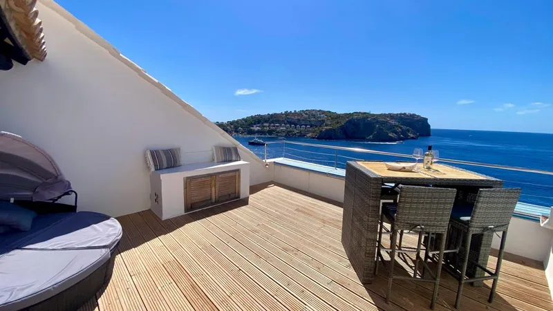 Port Andratx - One bedroom Sea Front Apartment — photo 2