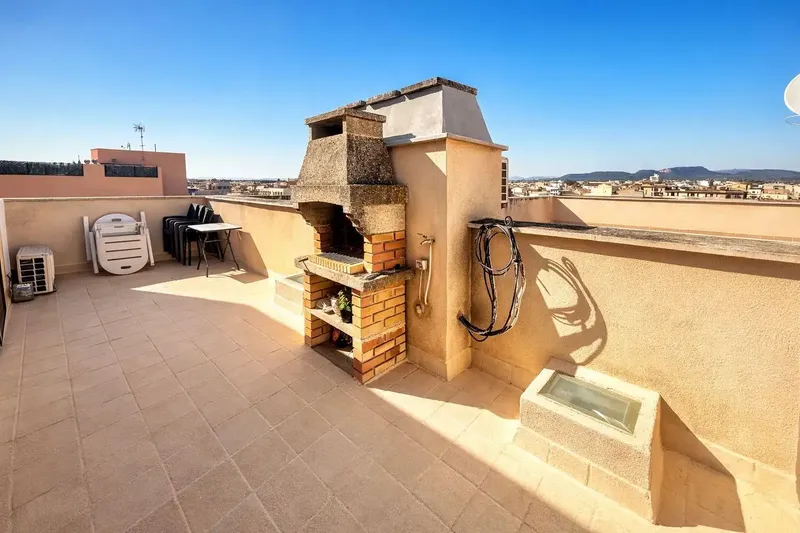 House in Mallorca offers this exclusive duplex of 198 m2 built, distributed over two floors, completely exterior, very bright and with — photo 1