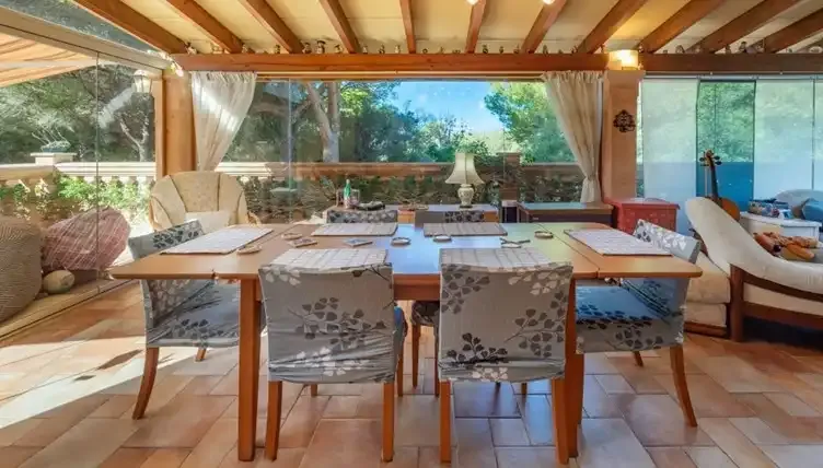 This magnificent rustic estate is located in the quiet and sought-after area of Alcanada — photo 12