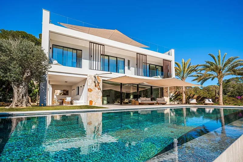 Exclusive new-build villa right on the beach at Cala Santanyi — photo 1
