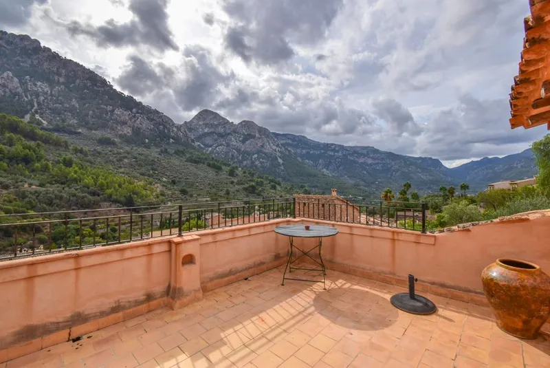 Typical Mallorcan house with a terrace and unbeatable views in the heart of Fornalutx — photo 3