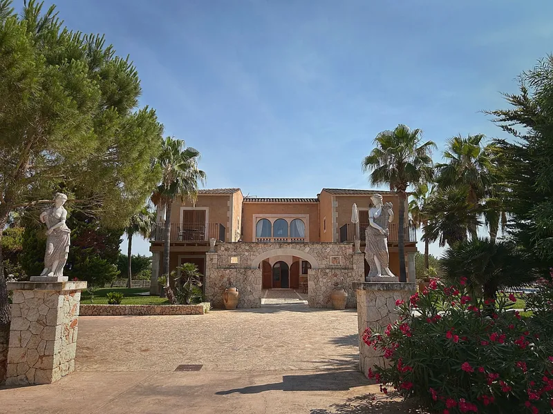 Finca-Hotel near Campos - Agroturismo with 26 units on about 11 hectares — photo 2