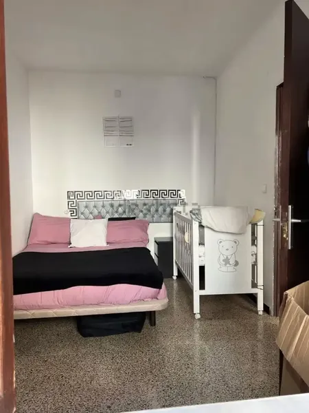 Cozy house in the old town of Portocolom with high ceiling, patio and terrace. It has 3 bedrooms all with windows, living-dining room — photo 6