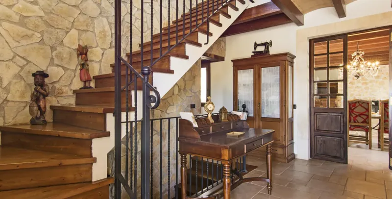 Impressive finca with holiday rental license near Llucmajor — photo 11
