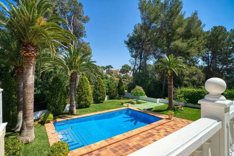 This exclusive villa is located directly on the Son Vida golf course, surrounded by a beautiful garden that guarantees privacy. — photo 10