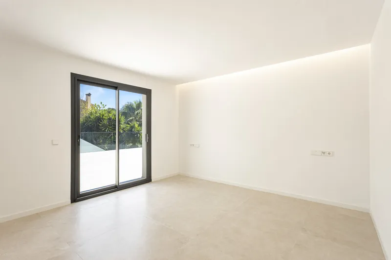 Modern spacious villa for sale in Santa Ponsa — photo 11