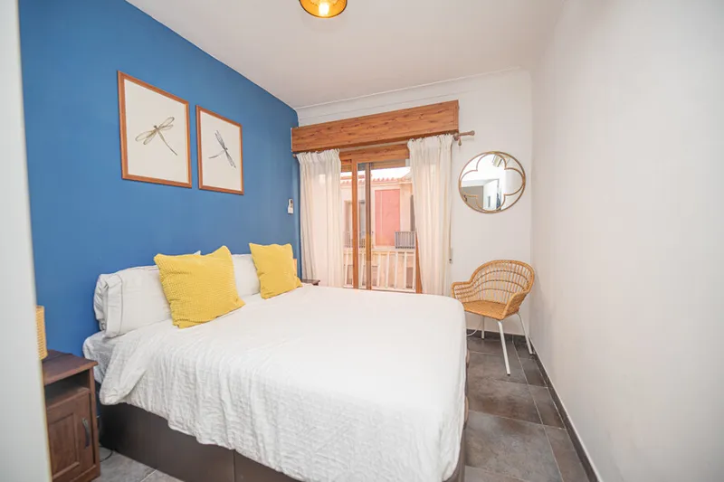 Lovely Three Bedroom Apartment with Large Terrace near Plaza Mercat - Temporary or Long Term Contract — photo 12