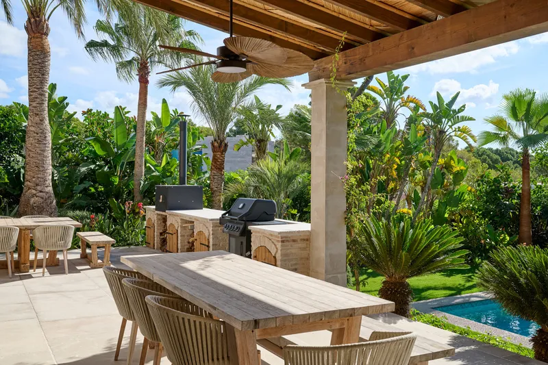 Exclusive Mediterranean family villa with tropical garden - Marcel Remus Real Estate — photo 5