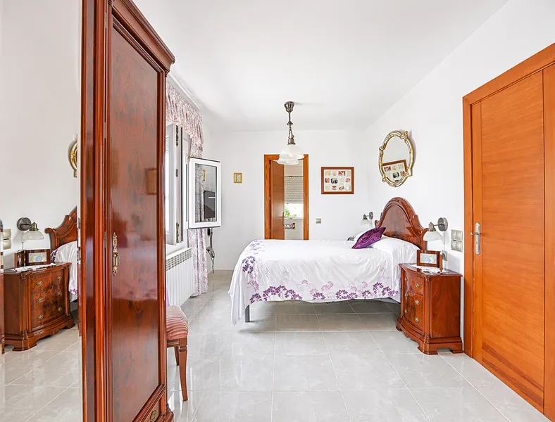 Villa on the first line of the sea in Port Adriano — photo 12