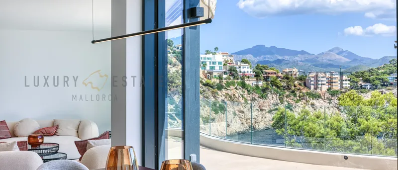 Modern ocean-view apartment in Puerto de Andratx on the waterfront — photo 4