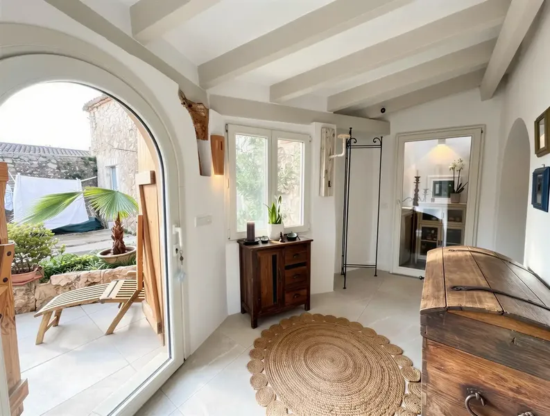 Elegant townhouse with character in Es Llombards — photo 9