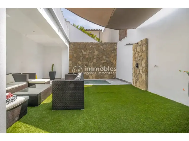 Total area 150 m², plot area 117 m², usable area 138 m², double bedrooms: 2, 3 bathrooms, air conditioning (cold and heat) — photo 3