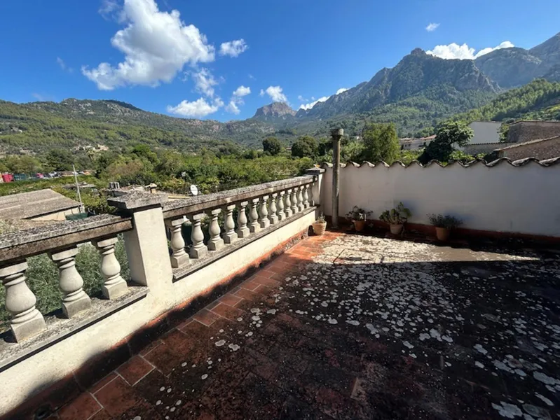 Village House with Garden on the Outskirts of Sóller — photo 1