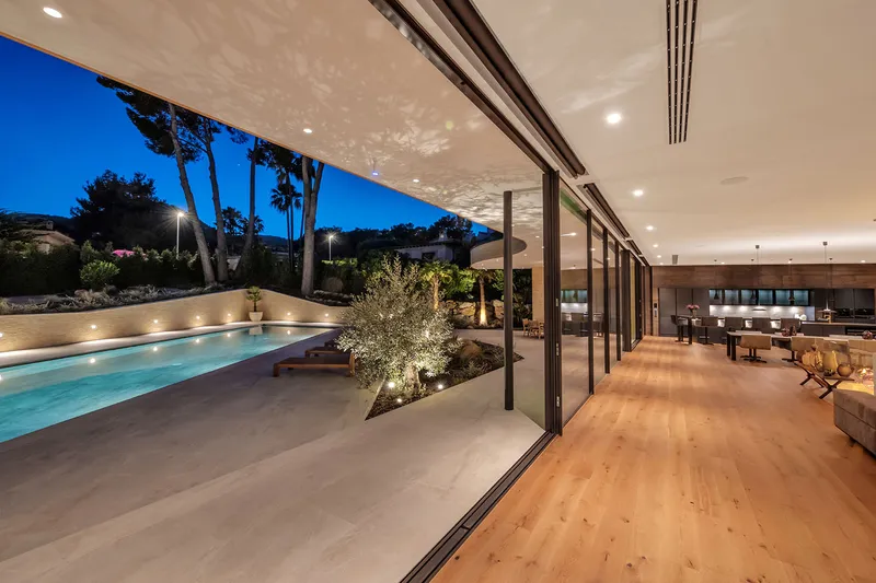 Exclusive designer villa with top equipment in a prime residential area — photo 12