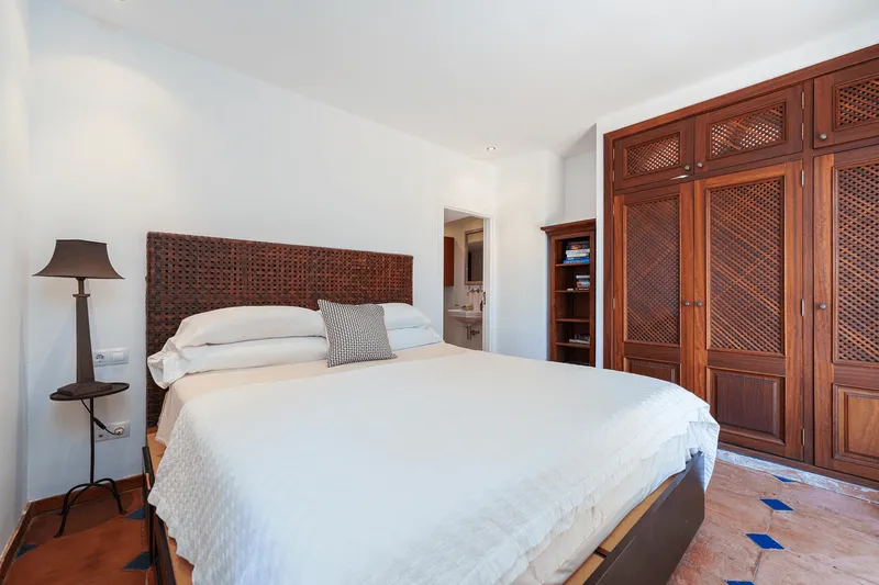 Villa with sea views in Puerto de Andratx — photo 12