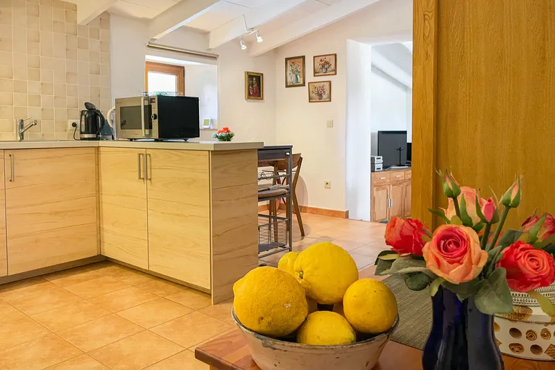 Attractive finca with guest apartment, garden idyll and distant views in a quiet location — photo 10