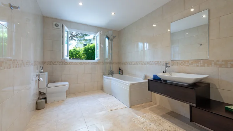 Villa with pool, sea view and a lot of potential in quiet area of Sol de Mallorca — photo 11