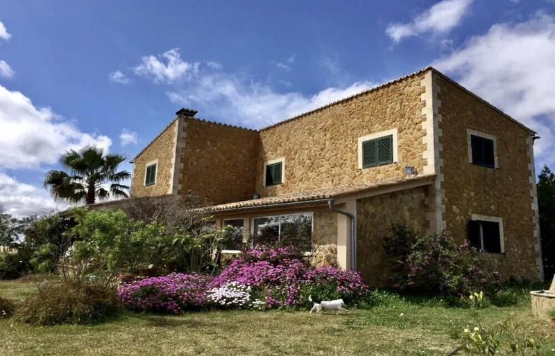 Natural stone finca with 4 bedrooms and pool near Llucmajor — photo 1