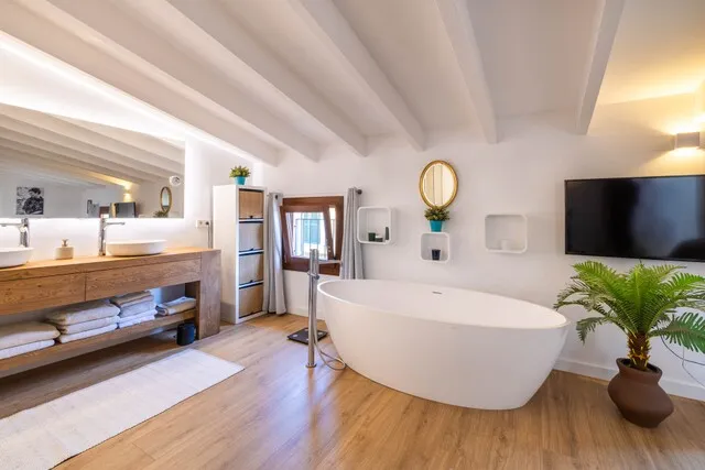 Stunning renovated town house for sale in the heart of Alaró, northwest Mallorca — photo 12