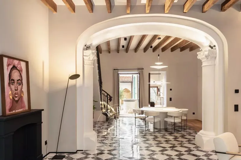 A Refined Townhouse in the Heart of Sineu — photo 2