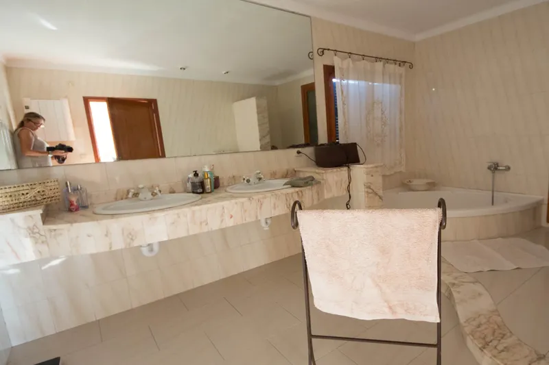 Spacious Townhouse — photo 4