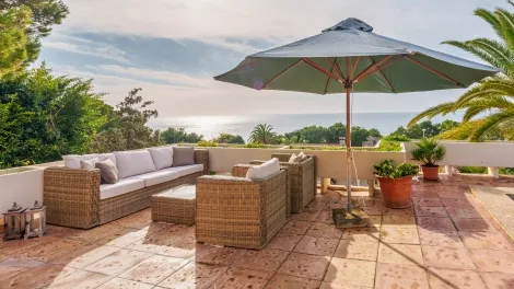 Exclusive villa with pool, guest apartment, wellness area and spectacular sea views — photo 1