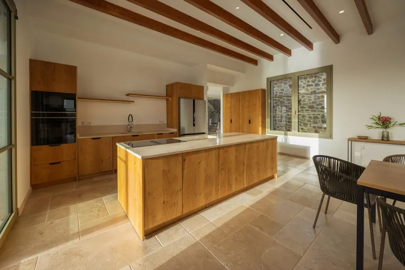Porreres quiet location country property for sale with various terraces and wooden beams — photo 10