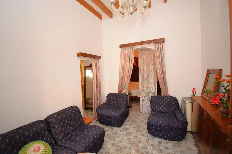 Fantastic village house of 272 m2 built with garage and garden in Llubí, a property with lots of charm, spacious rooms and — photo 11