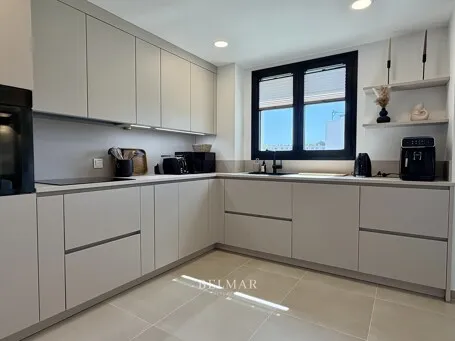 High-end apartment with underground parking and a communal pool in Sa Coma — photo 9