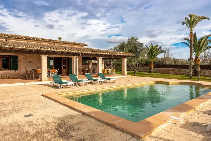 Single-storey finca near Santanyí with holiday rental licence — photo 2