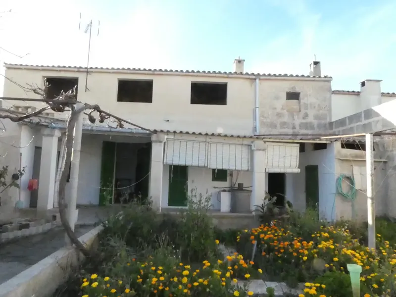 Authentic Mallorcan house for sale in the heart of Ariany, on a plot of approximately 310 m² — photo 4