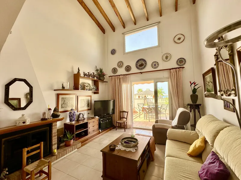 Well-maintained villa in a top location on first line of the beach promenade just at the gates of Palma — photo 7