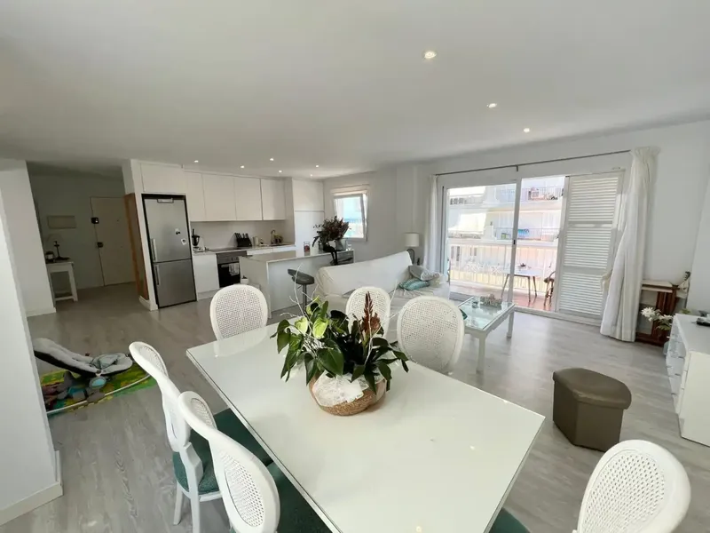 Beautiful recently renovated flat on the first line in Can Picafort / Playa de Muro, available for seasonal rental up to max 11. An option — photo 2