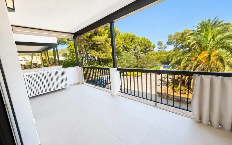 Top apartment 100 m from the bathing cove — photo 5