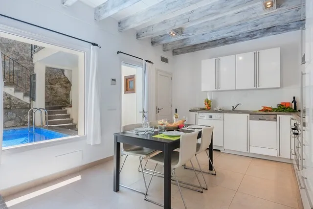 Elegant town house with rental license for sale in Pollensa's historic Old Town, North Mallorca — photo 7