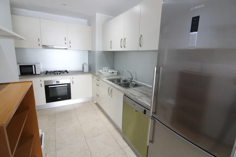 Spacious and bright three-bedroom apartment with parking close to Santa Catalina - temporary contract from beginning of November — photo 7