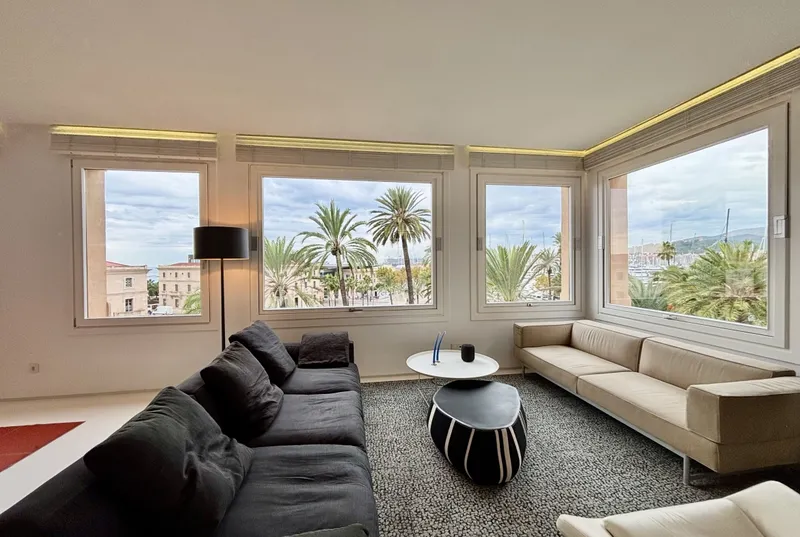 Modern apartment with sea views in Palma — photo 1
