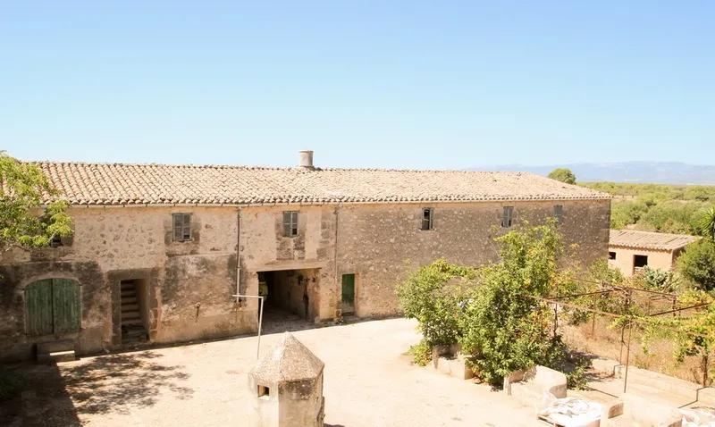 Manor house to renovate in Pina with a view to the Tramontana — photo 1