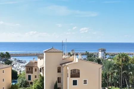 2-bedroom apartment with fantastic sea views in Puerto Portals in Bendinat /… — photo 1