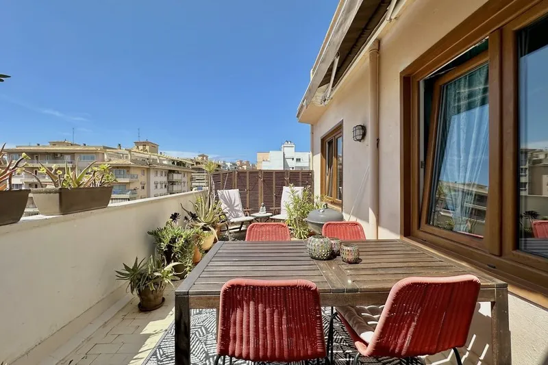 Bright apartment with terrace in Palma — photo 1