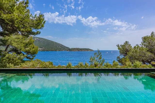 Exclusive frontline estate with direct sea access for sale in Formentor, North Mallorca — photo 9
