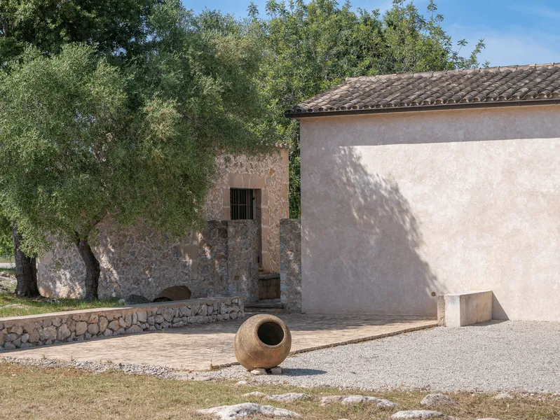 Farm with cellar and stables in Pollensa — photo 5