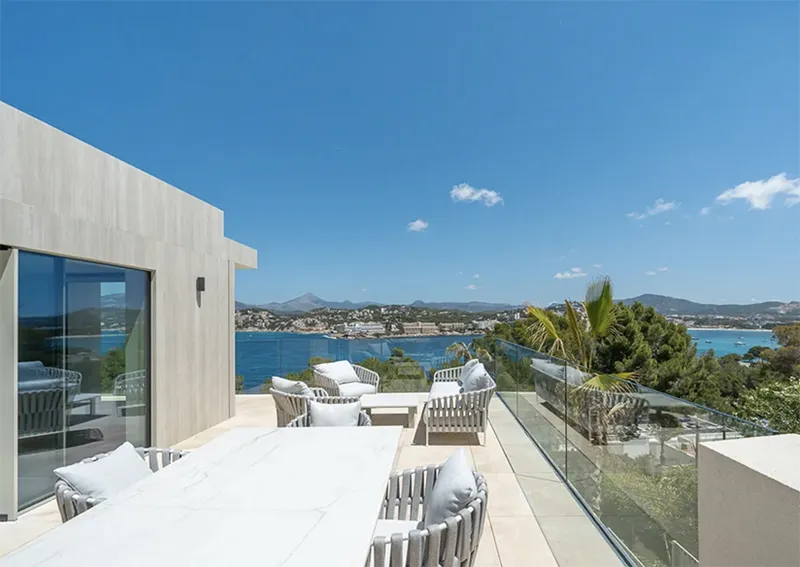 Luxury villa with fantastic panoramic sea views in Santa Ponsa — photo 11