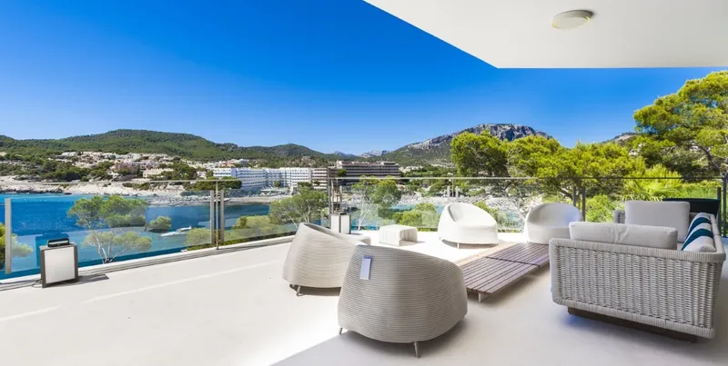 Mallorca Next Properties - Magnificent villa on the seafront — photo 10