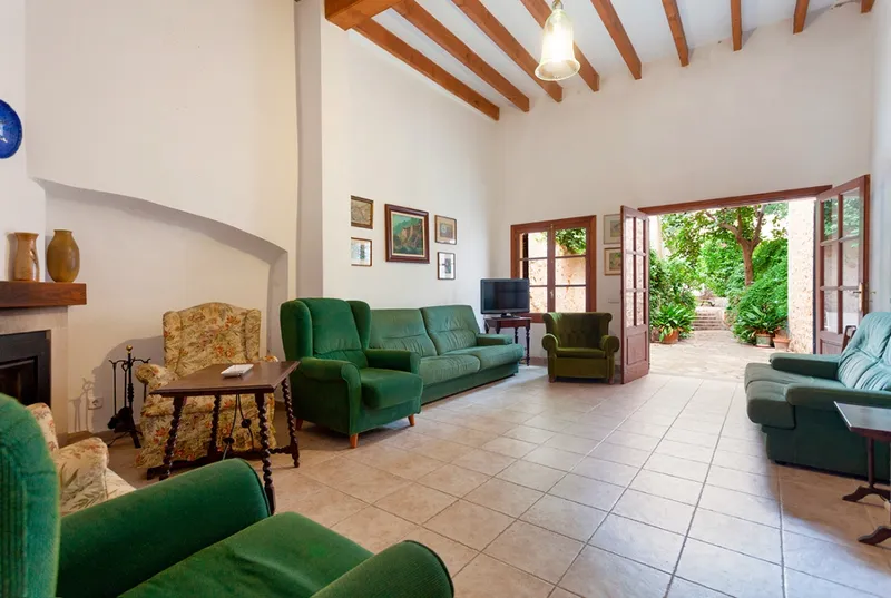 Manor house in the center of Sóller — photo 4