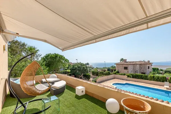 Spacious sea view villa with pool house and vacation rental license — photo 1